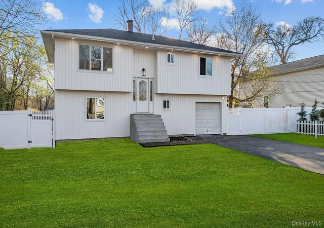 Photo 1 of Sale Pending at 40 Alder Dr, Brookhaven, NY 11951 | MLS# 990553 | Listing updated on 2026-05-15