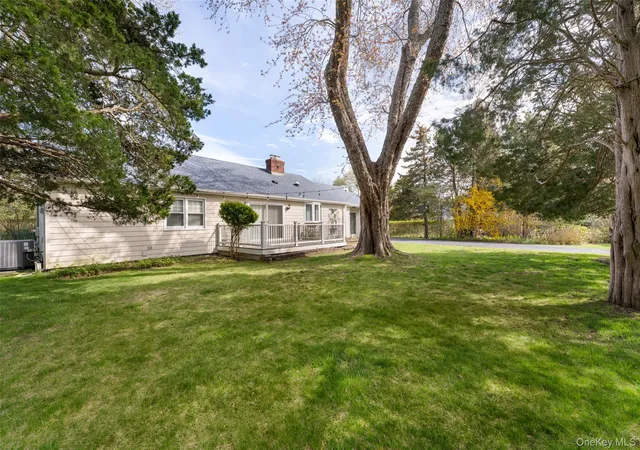 Photo 3 of Sale Pending at 4 Hampton Harbor Ln, Hampton Bays, NY 11946 | MLS# 990556 | Listing updated on 2026-08-24