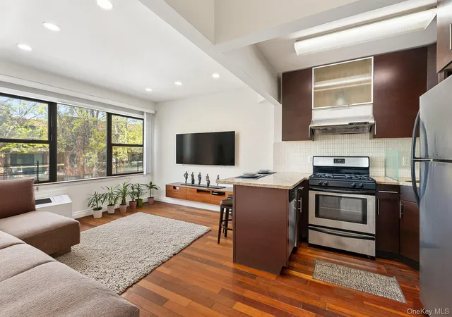 2nd image of 7119 162nd St #2I, Fresh Meadows, NY 11365 | MLS# 990559