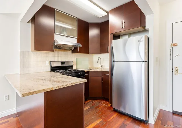 3rd image of 7119 162Nd St #2I, Fresh Meadows, NY 11365 | MLS# 990559