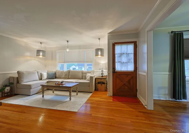 4th image of 23 Innis Ave, Newburgh (town), NY 12550 | MLS# 990615