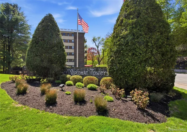 Photo 40 of Sale Pending at 100 Diplomat Dr #7J, Mount Kisco, NY 10549 | MLS# 990643 | Listing updated on 2026-08-07