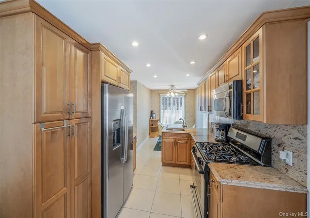3rd image of 232 Waldorf Ave, Hempstead, NY 11003 | MLS# 990646