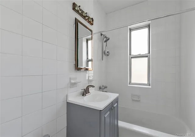 2nd image of 68-63 108Th St, Forest Hills, NY 11375