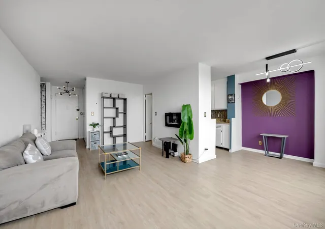 2nd image of 555 Kappock St #26U, Bronx, NY 10463 | MLS# 990673