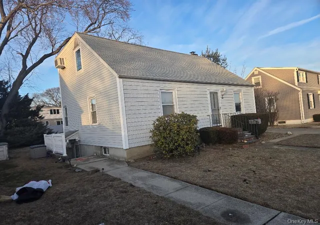 Photo 1 of Single family home for sale at 12 Carson St, Bethpage, NY 11714 | MLS# 990681 | Listing updated on 2026-04-28