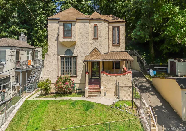 1st image of 61 Continental Pl, Glen Cove, NY 11542 | MLS# 990685