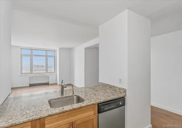 4th image of 40-26 College Pt Blvd, New York, NY 11354