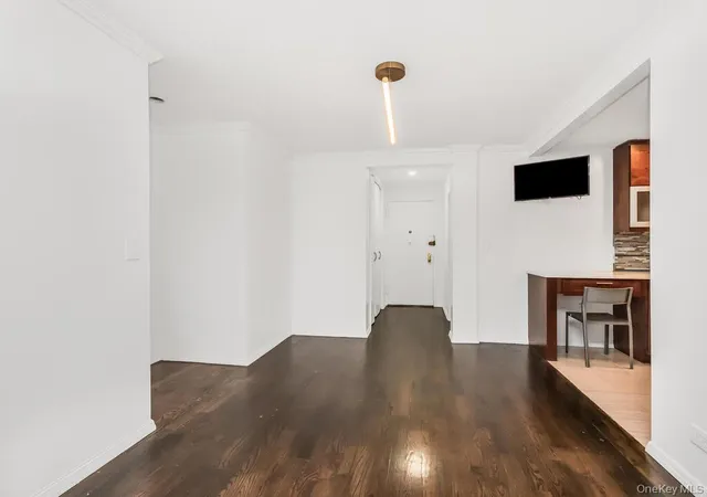 Photo 3 of Sale Pending at 3215 Arlington Ave #3H, Bronx, NY 10463 | MLS# 990736 | Listing updated on 2026-08-25