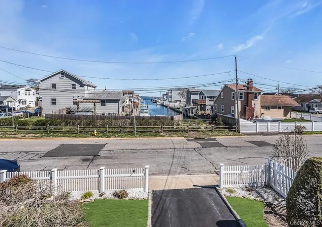 27th image of 12 Spring St, Lindenhurst, NY 11757 | MLS# 990740