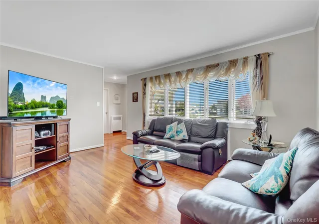 5th image of 6 Sheep Pasture Ln, Oyster Bay, NY 11758 | MLS# 990742