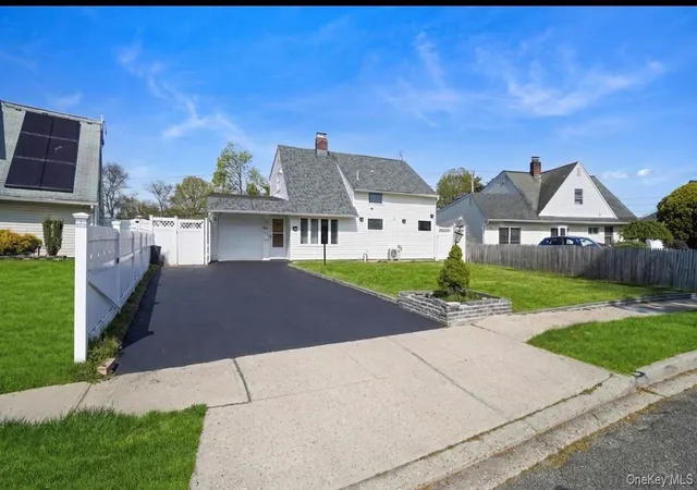 3rd image of 63 Blacksmith Rd, Hempstead, NY 11756 | MLS# 990743