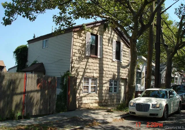 Photo 3 of Single family home for sale at 526/524 Cross Bay Blvd, New York, NY 11693 | MLS# 990756 | Listing updated on 2026-04-26