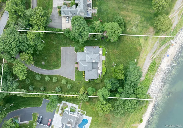 40th image of 17 Sea Crest Dr, Huntington, NY 11743 | MLS# 990765