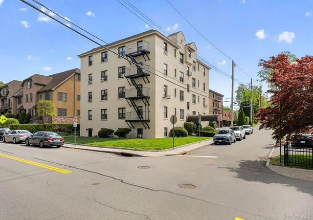 Homes for sale in Eastchester, NY | 240 Alpine Place, Eastchester, NY 10707 | Houzeo