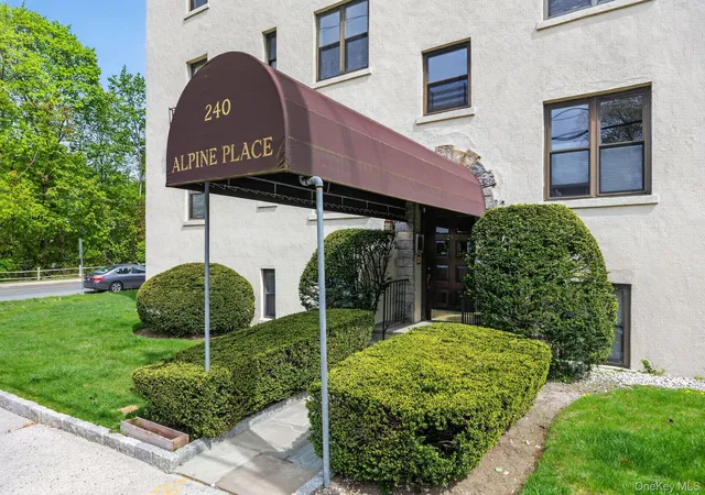 Homes for sale in Eastchester, NY | 240 Alpine Pl #4D, Eastchester, NY 10707 | MLS# 990766