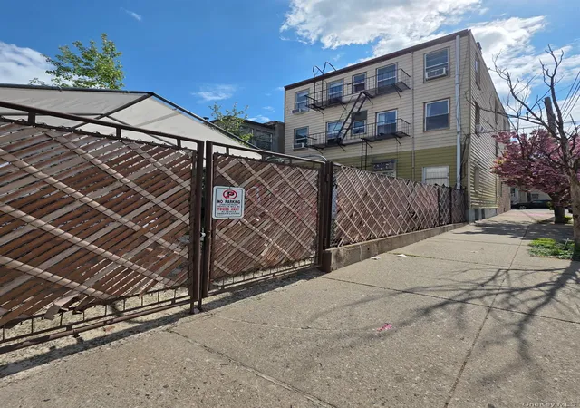Photo 3 of Multi family home for sale at 5427 Arnold Ave, New York, NY 11378 | MLS# 990773 | Listing updated on 2026-08-06