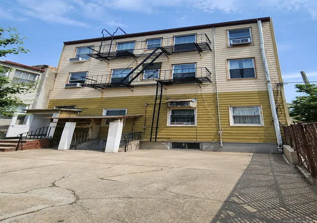 Listing Photo 5 - Condo for sale in building located at 5427 Arnold Ave, New York, NY 11378