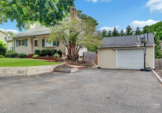 Homes for sale in Brookhaven, NY | 27 Mcgaw Ave, Brookhaven, NY 11755 | MLS# 990784