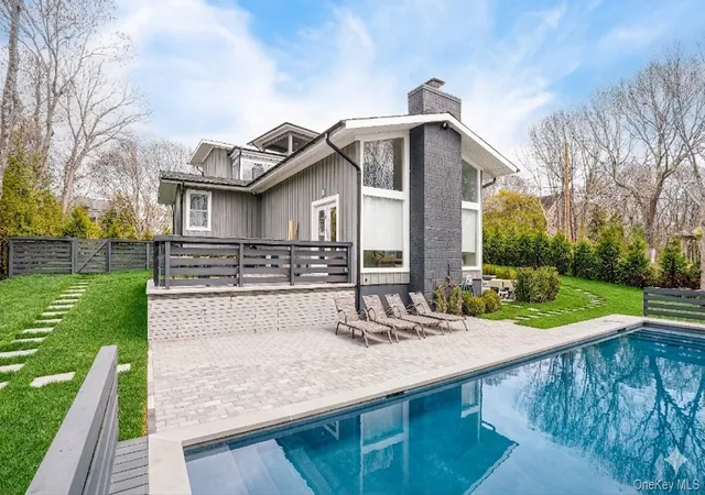 1st image of 1 Carver St, Sag Harbor, NY 11963 | MLS# 990791