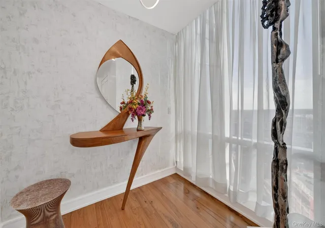 Homes for sale in White Plains, NY | 5 Renaissance Sq, White Plains, NY 10601