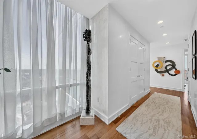 Homes for sale in White Plains, NY | 5 Renaissance Sq, White Plains, NY 10601
