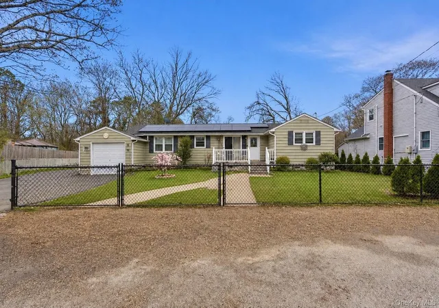1st image of 162 Parkwood Dr, Brookhaven, NY 11967 | MLS# 990819