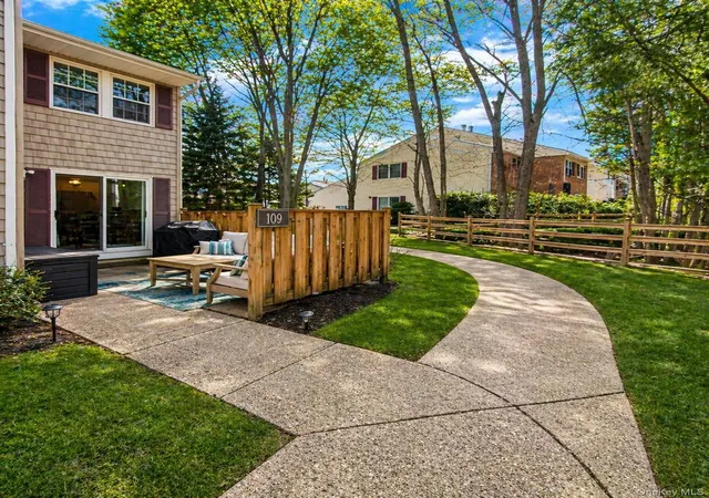 Photo 3 of Condo for sale at 109 Aspen Dr E, Woodbury, NY 11797 | MLS# 990859 | Listing updated on 2026-09-05