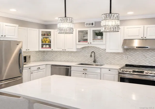Photo 4 of Condo for sale at 109 Aspen Dr E, Woodbury, NY 11797 | MLS# 990859 | Listing updated on 2026-09-05