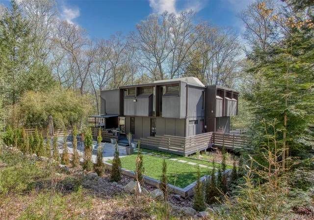 2nd image of 20 Fawn Hill Rd, Tuxedo, NY 10987 | MLS# 990891