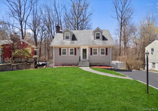 Photo 1 of Single family home for sale at 33 Greenwood Ln, White Plains, NY 10607 | MLS# 990894 | Listing updated on 2026-07-21