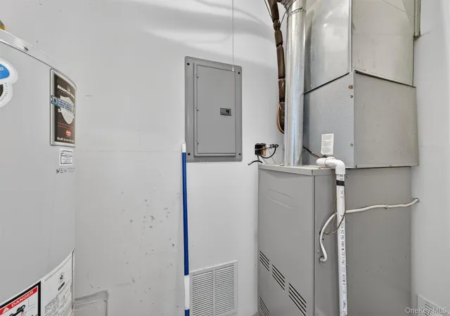 Listing Photo 1 - Condo for sale in building located at 66 Deer Ct Dr, Middletown, NY 10940