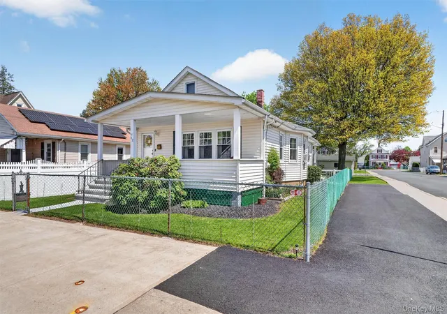 Homes for sale in Haverstraw, NY | 32 Demarest Ave, Haverstraw, NY 10993 | MLS# 990921