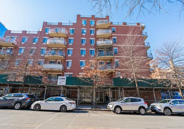 2nd image of 3506 Leavitt St #3I, Flushing, NY 11354 | MLS# 990937