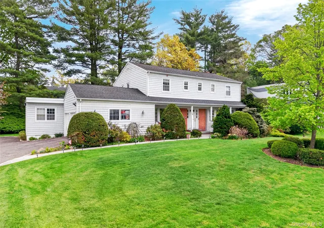 2nd image of 58 Hummingbird Dr, Roslyn, NY 11576 | MLS# 990949