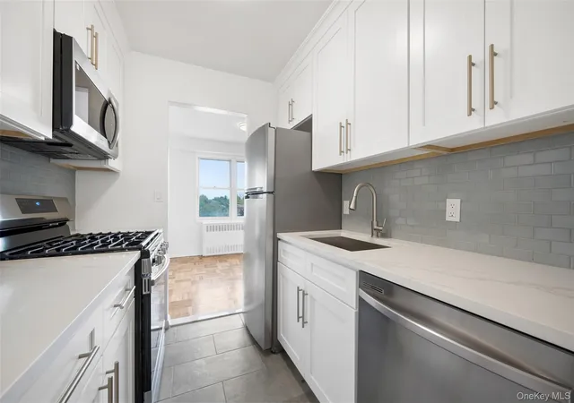 4th image of 1853 Central Park Avenue #5J, Yonkers, NY 10710 | MLS# 990951