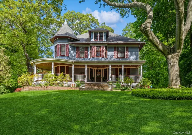Photo 2 of Single family home for sale at 110 Red Spring Ln, Glen Cove, NY 11542 | MLS# 990965 | Listing updated on 2026-09-23