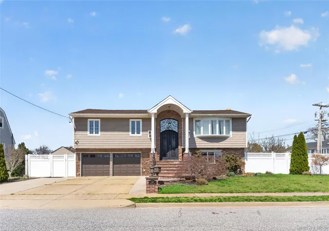 1st image of 101 Jetmore Pl, Massapequa, NY 11758 | MLS# 990970