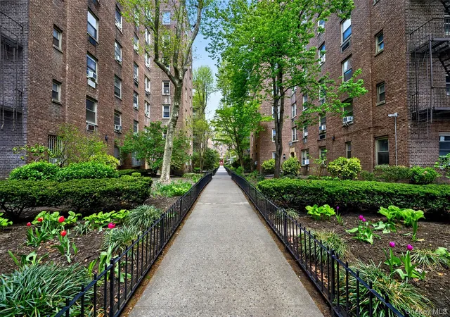 3rd image of Celtic Park Apartments, New York, NY 11377