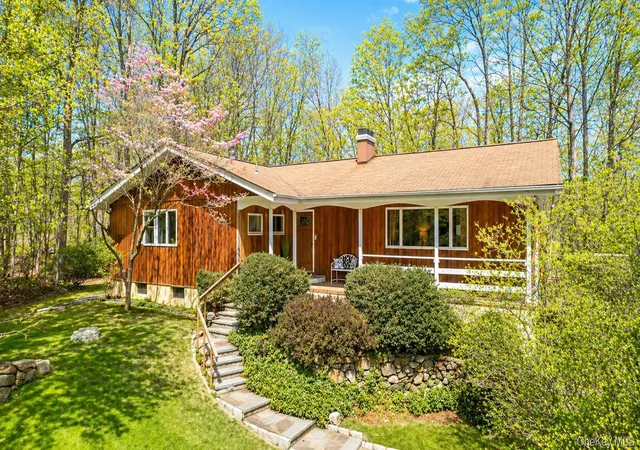 1st image of 86 Mount Airy Rd E, Croton On Hudson, NY 10520 | MLS# 991103