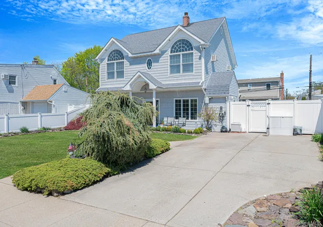 2nd image of 71 Hill Ln, Hempstead, NY 11756 | MLS# 991154