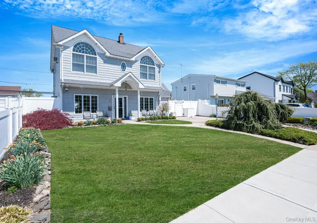 3rd image of 71 Hill Ln, Hempstead, NY 11756 | MLS# 991154