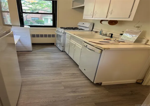 3rd image of 58-58 246Th Crescent #Lower, Little Neck, NY 11362 | MLS# 991186