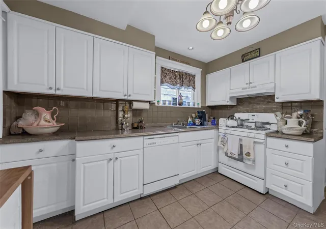 Photo 4 of Sale Pending at 42-46 247th Street, New York, NY 11363 | MLS# 991207 | Listing updated on 2026-08-25