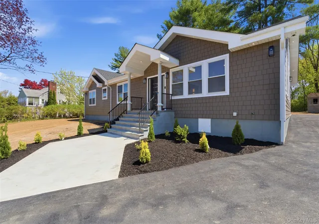 Homes for sale in Yorktown, NY | 2800 Sarles Dr, Yorktown, NY 10598 | MLS# 991229