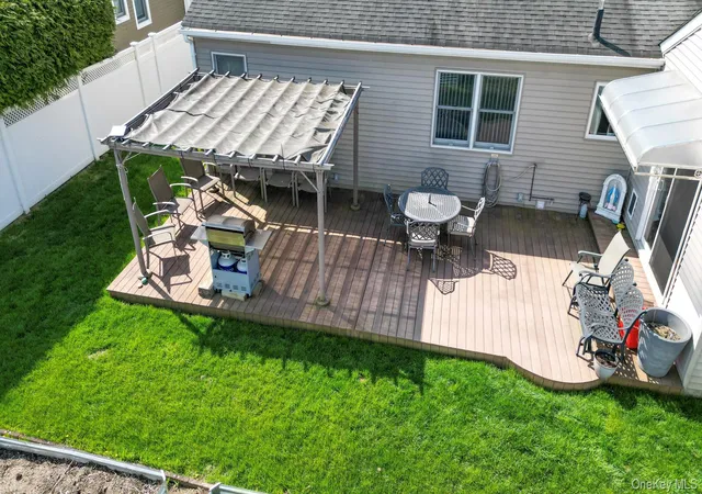 Homes for sale in Hempstead, NY | 582 Western Park Dr, Hempstead, NY 11552 | MLS# 991240
