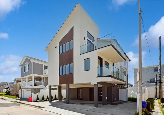 Photo 2 of Single family home for sale at 27 Kerrigan St, Long Beach, NY 11561 | MLS# 991250 | Listing updated on 2026-10-08