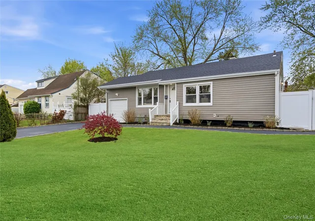 3rd image of 110 Heyward Street, Brentwood, NY 11717 | MLS# 991308