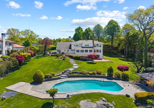 2nd image of 24 Cricket Ln, Great Neck, NY 11024 | MLS# 991342
