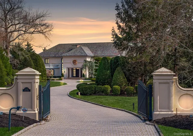 Photo 3 of Mansion for sale at 1245 Veeder Dr, Hewlett, NY 11557 | MLS# 991350 | Listing updated on 2026-10-09